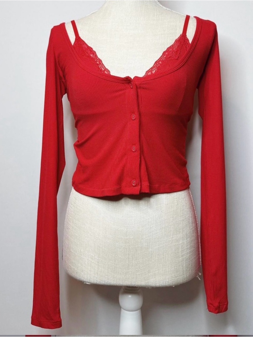 Red Lace-Trim Ribbed Blouse - Picture 3 of 3
